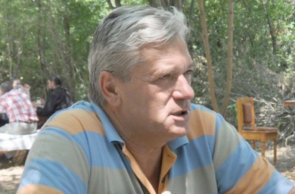 Senatorul Moga reia audienţele în pădure: va organiza un pelerinaj la Mânăstirea din Dumbrăveni